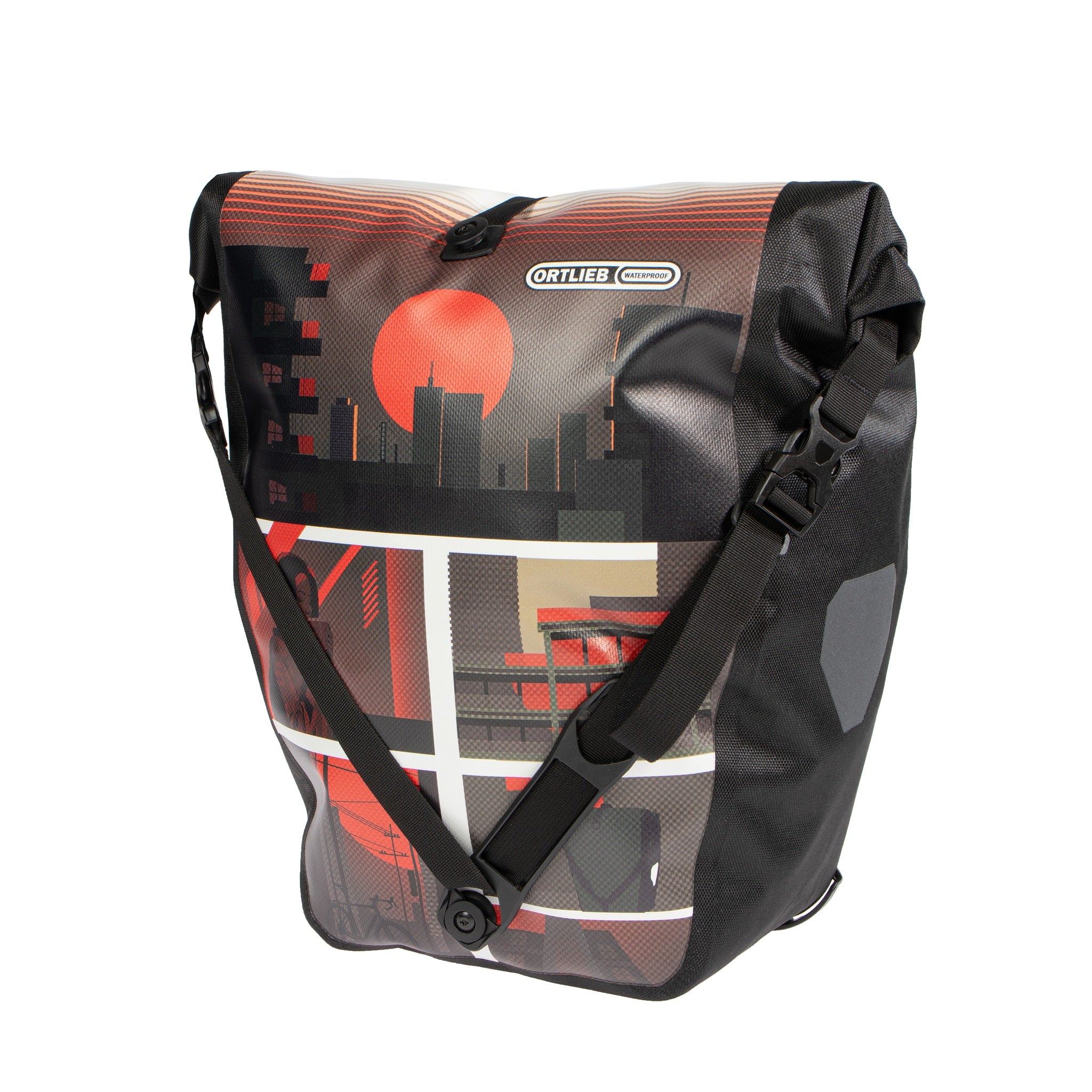Vorderansicht der ORTLIEB Back-Roller Design Tasche in design "Morning Routine" mit roter Sonnen-Grafik
